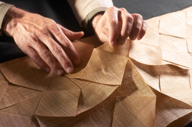 Textile plissé, photographie d'Alexis Lecomte