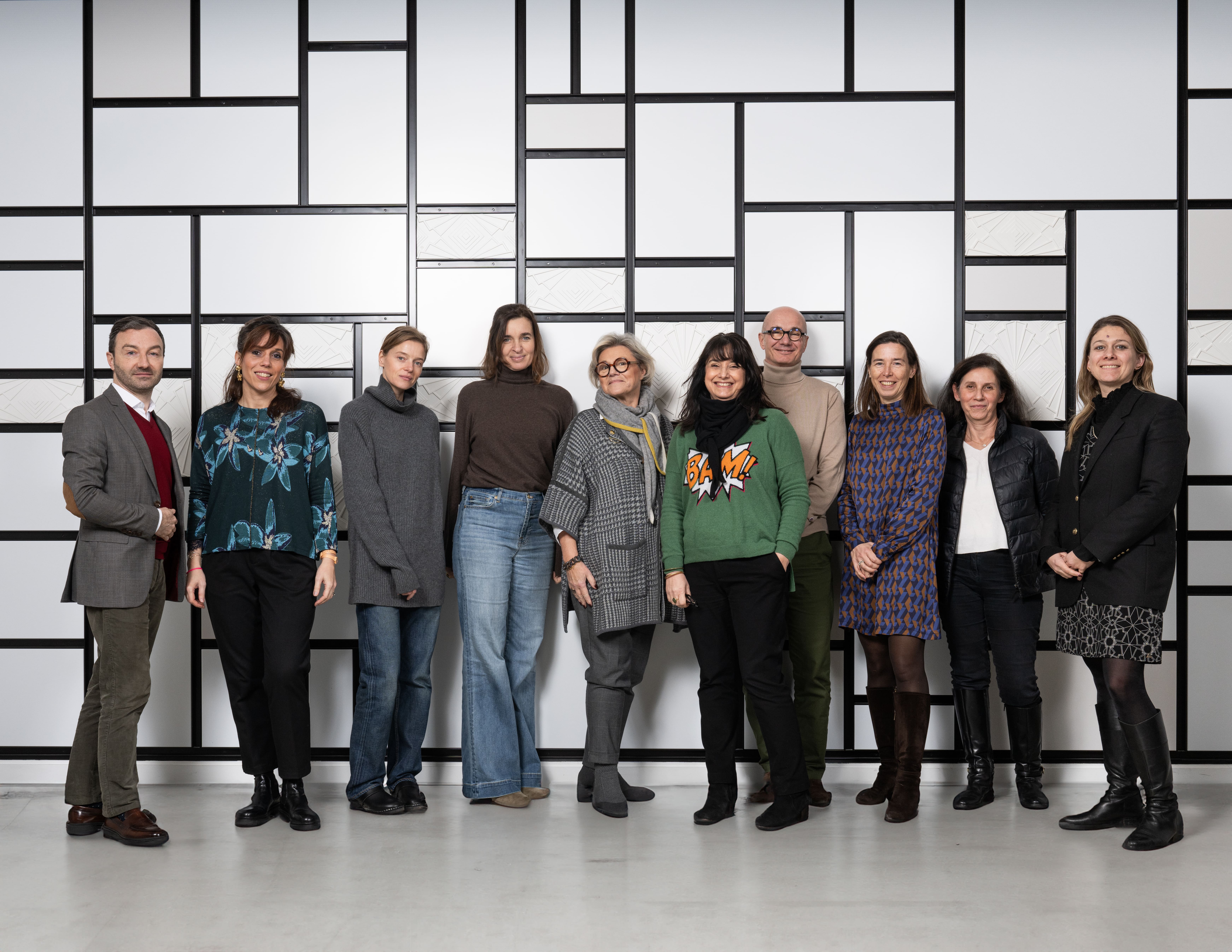 Membres du jury du niveau 5 posant au JAD (le Jardin des métiers d'Art et du Design)