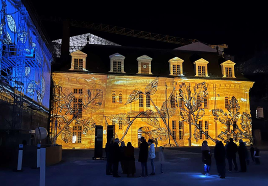 présentation d'une projection de lumière de verre