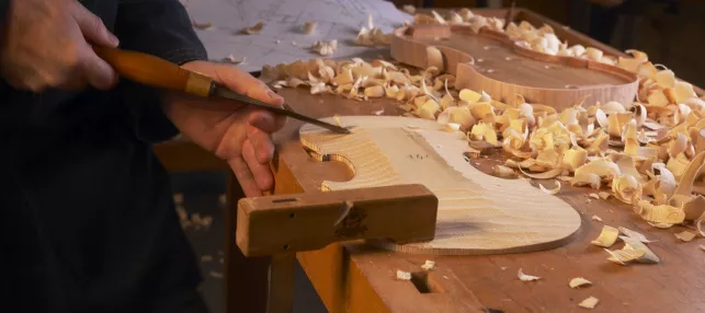 Luthier et/ou Restaurateur d’instruments à cordes frottées