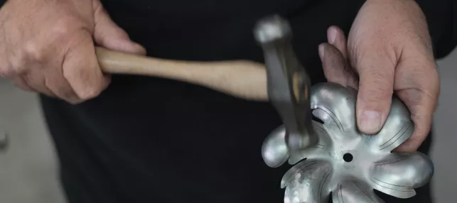 Serge Pascal Maître d'art releveur repousseur