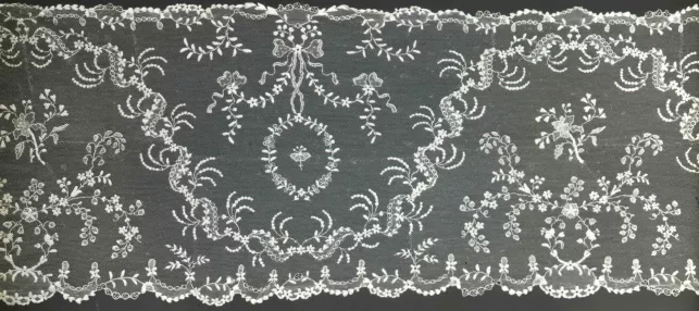Dentelle d’Argentan ou point de France, fin 18ème siècle, Coll. Kunsthistorisch Instituut van de Universiteit van Amsterdam, CC BY 3.0