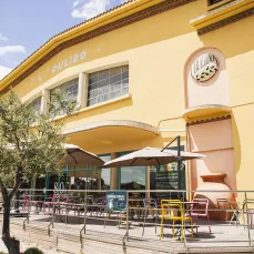 Photo de la bâtisse historique depuis 1942