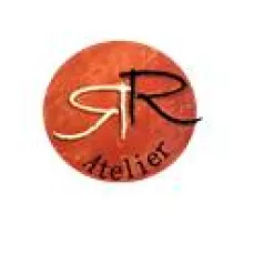 Rond rouge avec les initiales RR précisant atelier