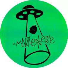 La Martiennerie Soucoupe volante abduquant une maison