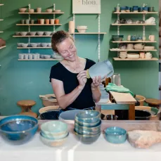 Portrait de Blandine dans son atelier