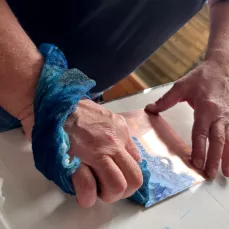 Impression d'une matrice en taille douce, formation Michel Cornu.