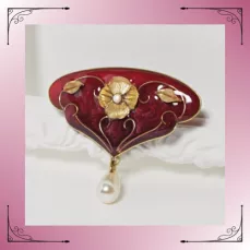 Broche Végétale d'inspiration Art Nouveau, rouge et or