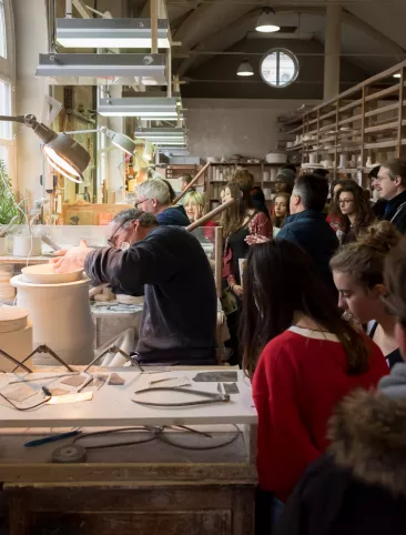 Découverte de la céramique à Sèvres. ©Matthieu Gauchet