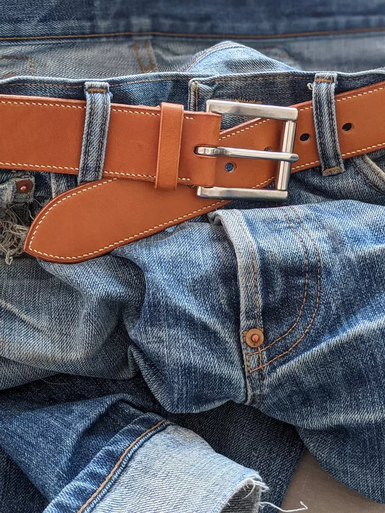 Ceinturon cuir fauve cousu main