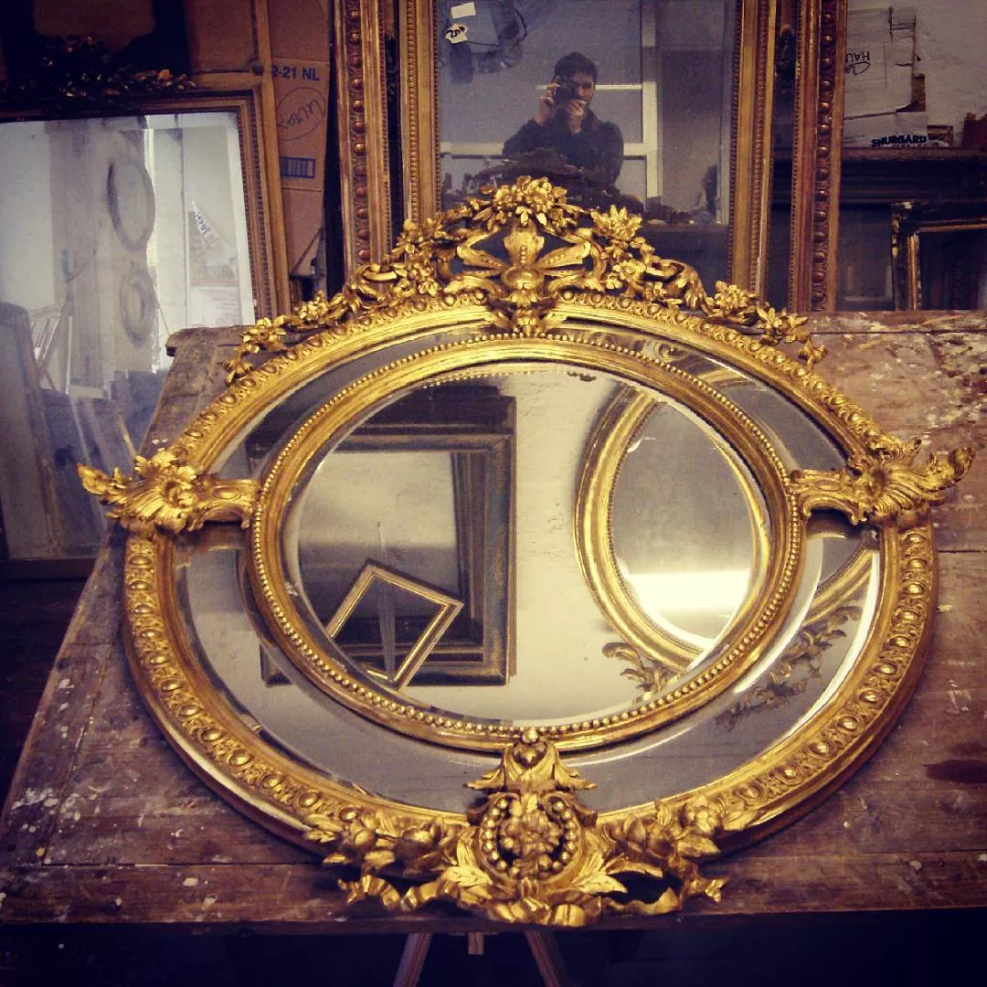 Miroir d'époque Louis XVI après restauration