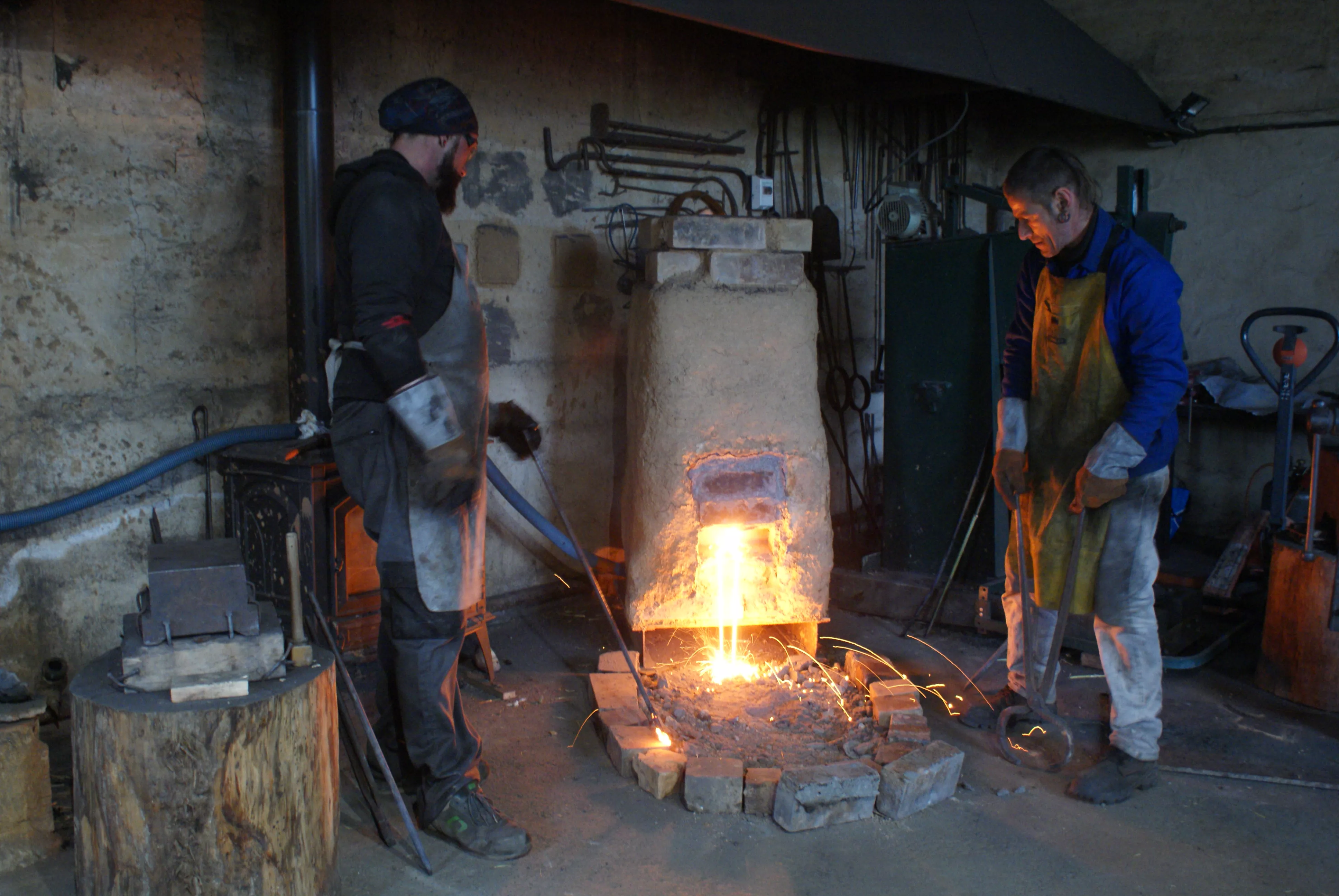 Sortie de la loupe de métal du bas foyer