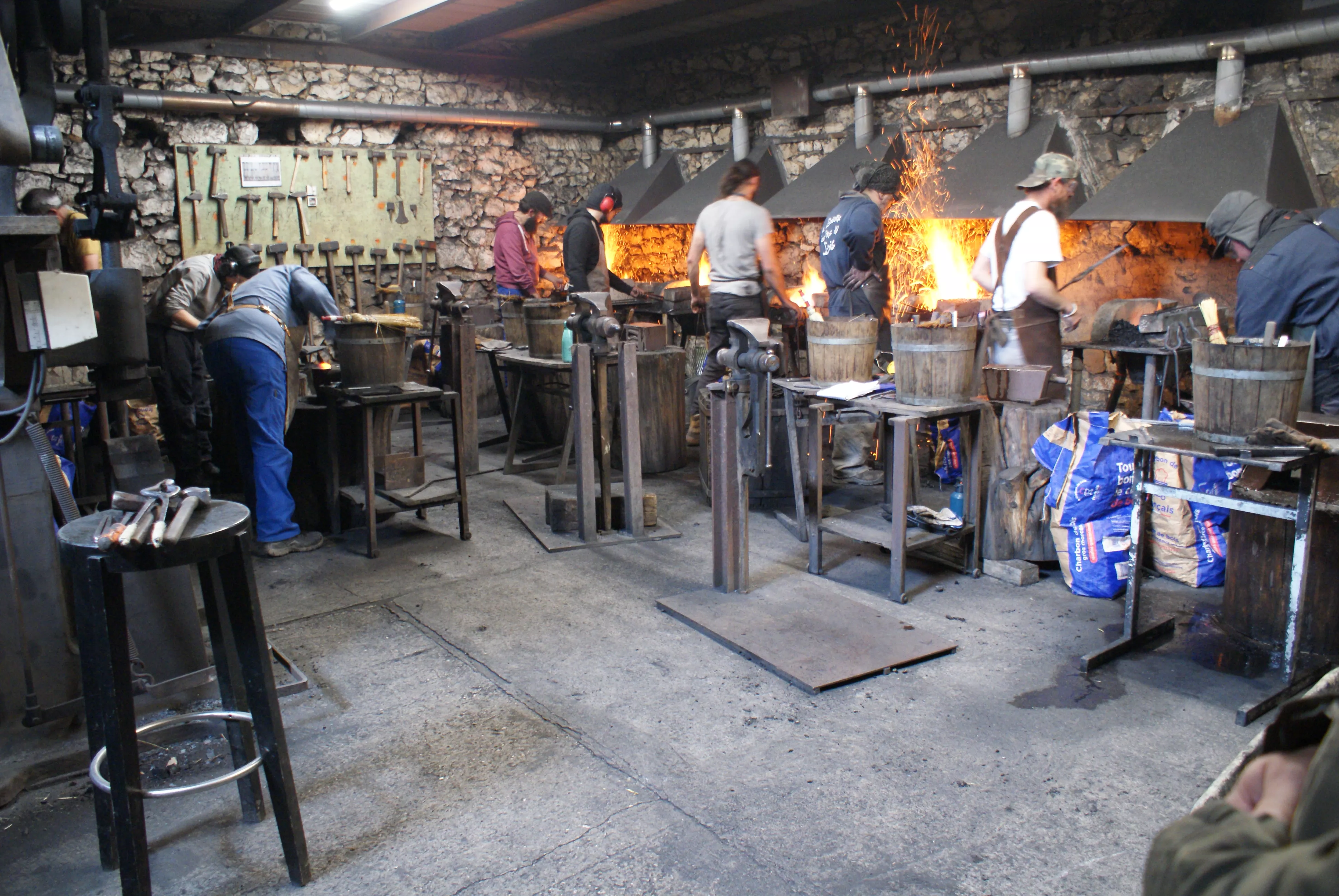 Stagiaires à la forge