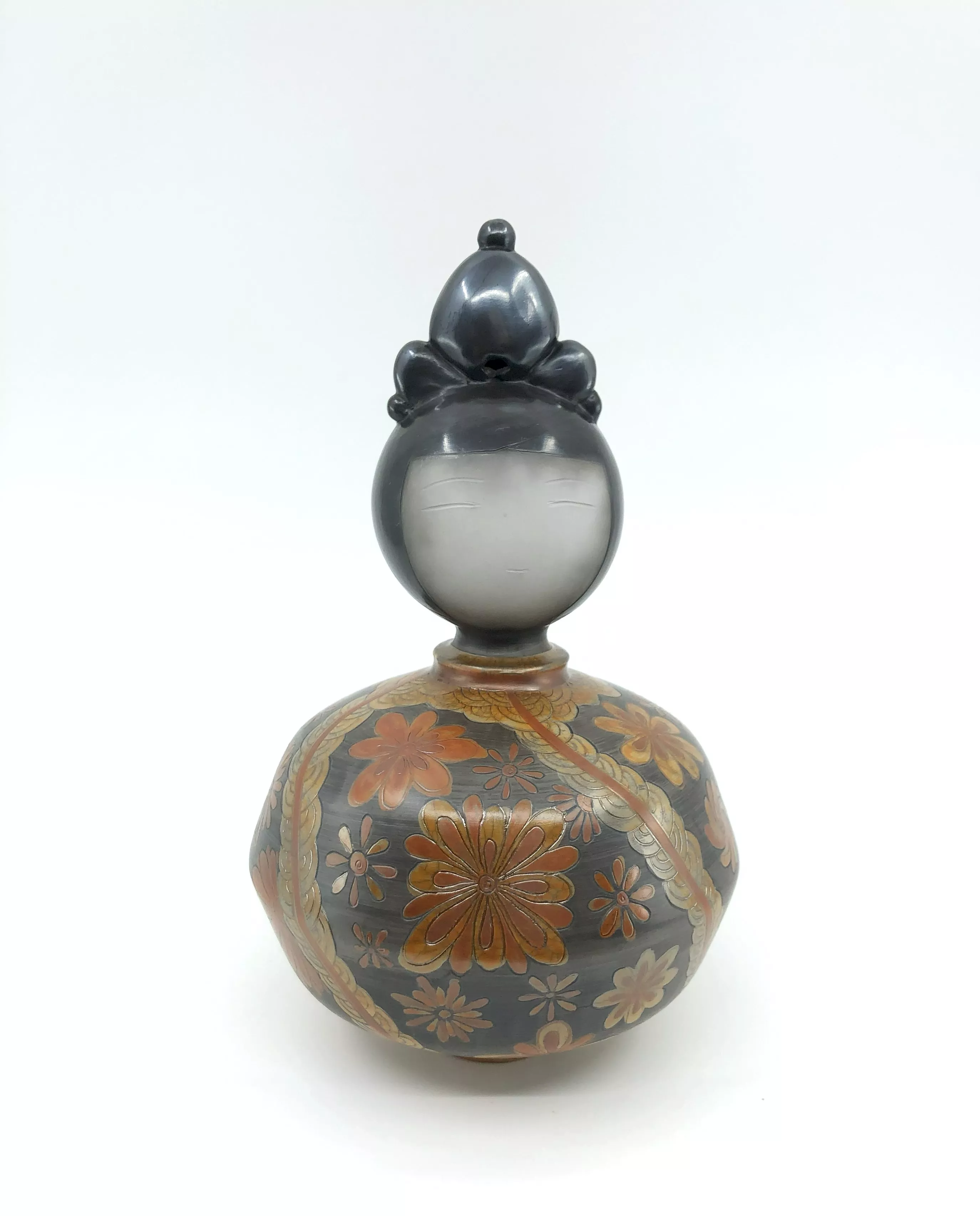 KOKESHI HAUT CHIGON FONCE. CERAMIQUE SIGILLEE ET ENFUMEE