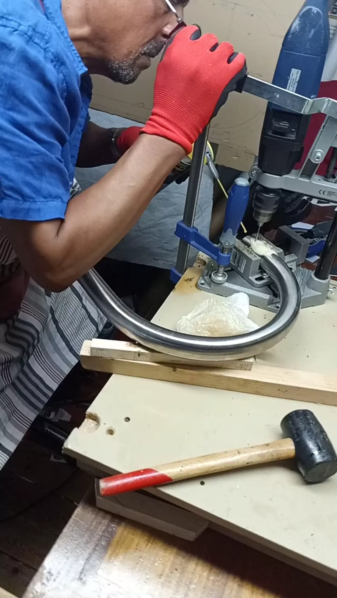 Fabrication premier élément grandeur réelle "Tour  des Cœurs enlacée de 5 cœurs aux couleurs olympiques 