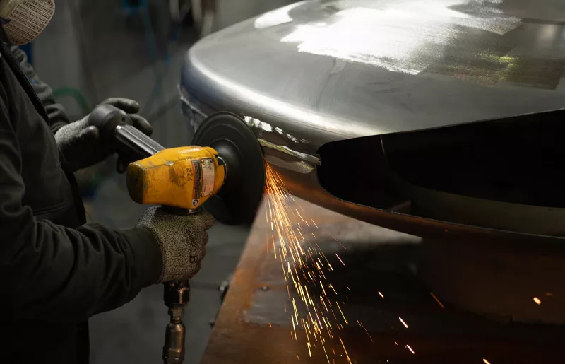 Théus Industries atelier ponçage