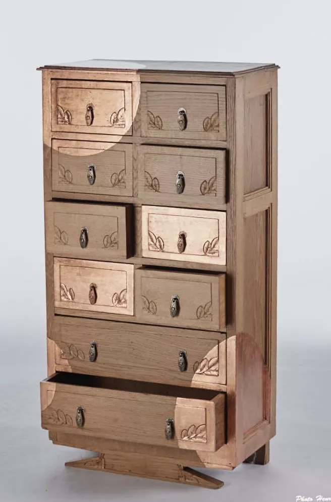 CHIFFONNIER ART DECO CHENE NATUREL ET DORURE AU CUIVRE ROSE