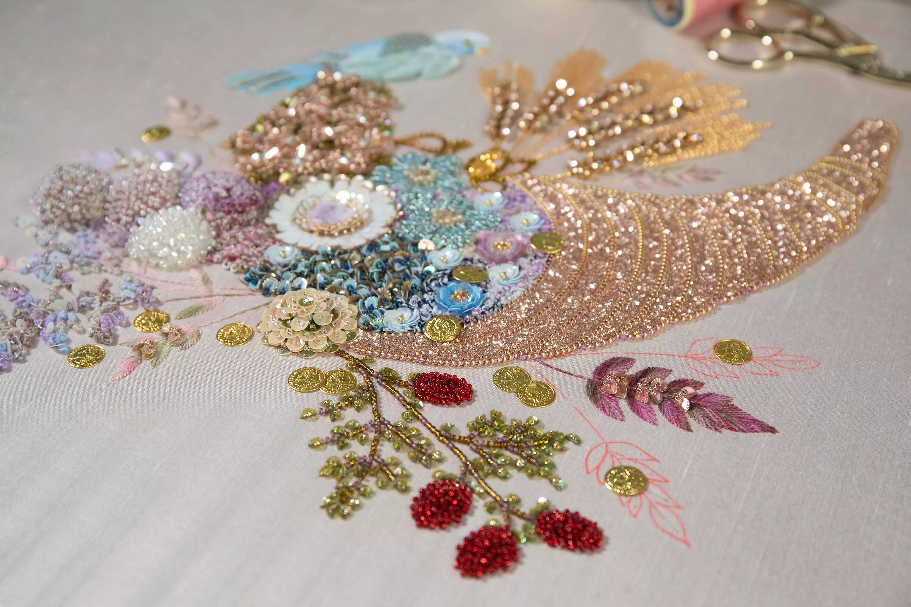 Œuvre brodée réalisée pour le XIVe Concours International de Broderie et présentée dans le cadre de la Biennale 2025 en Italie.