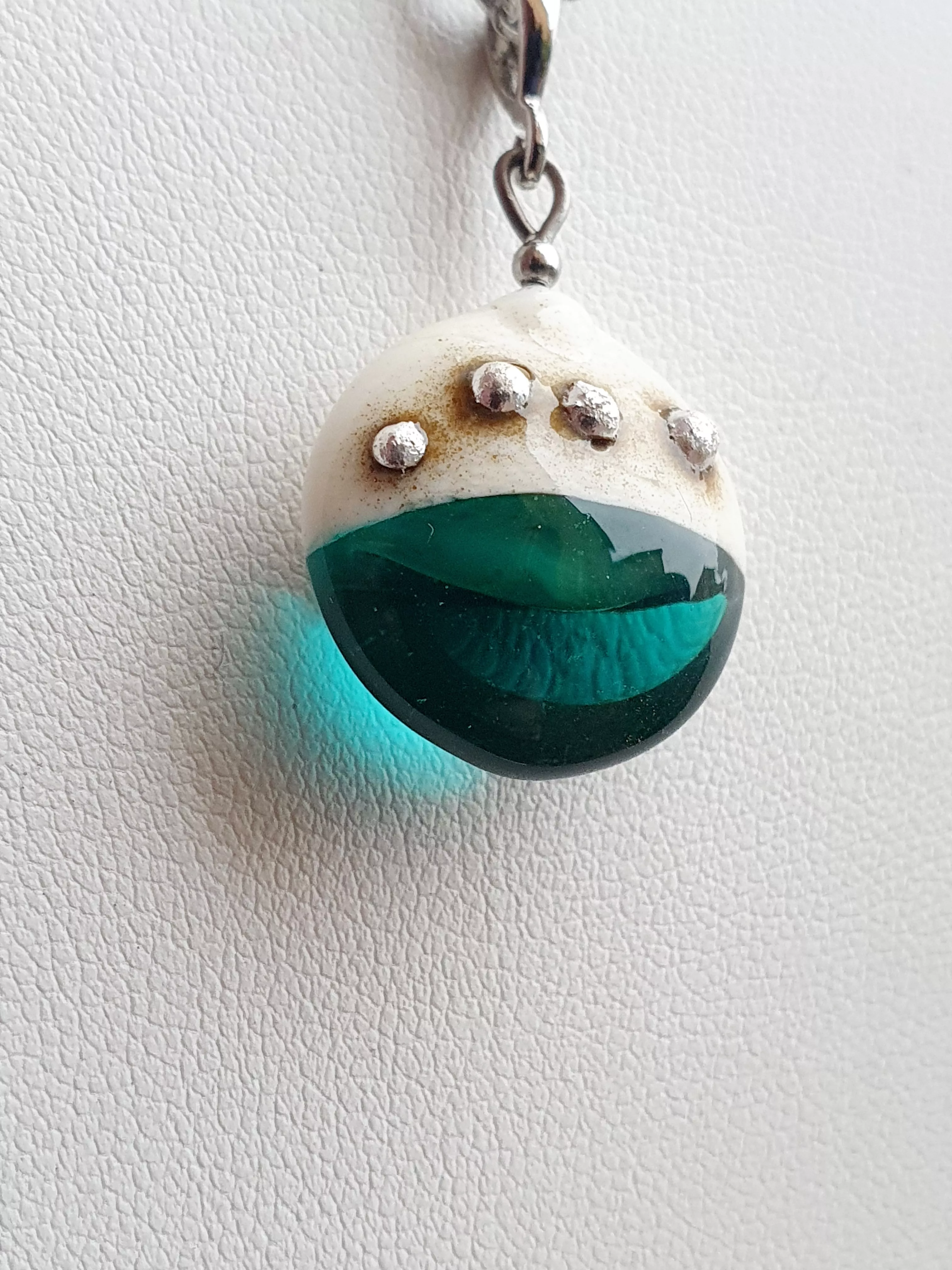 Collier en verre de Murano filé au chalumeau