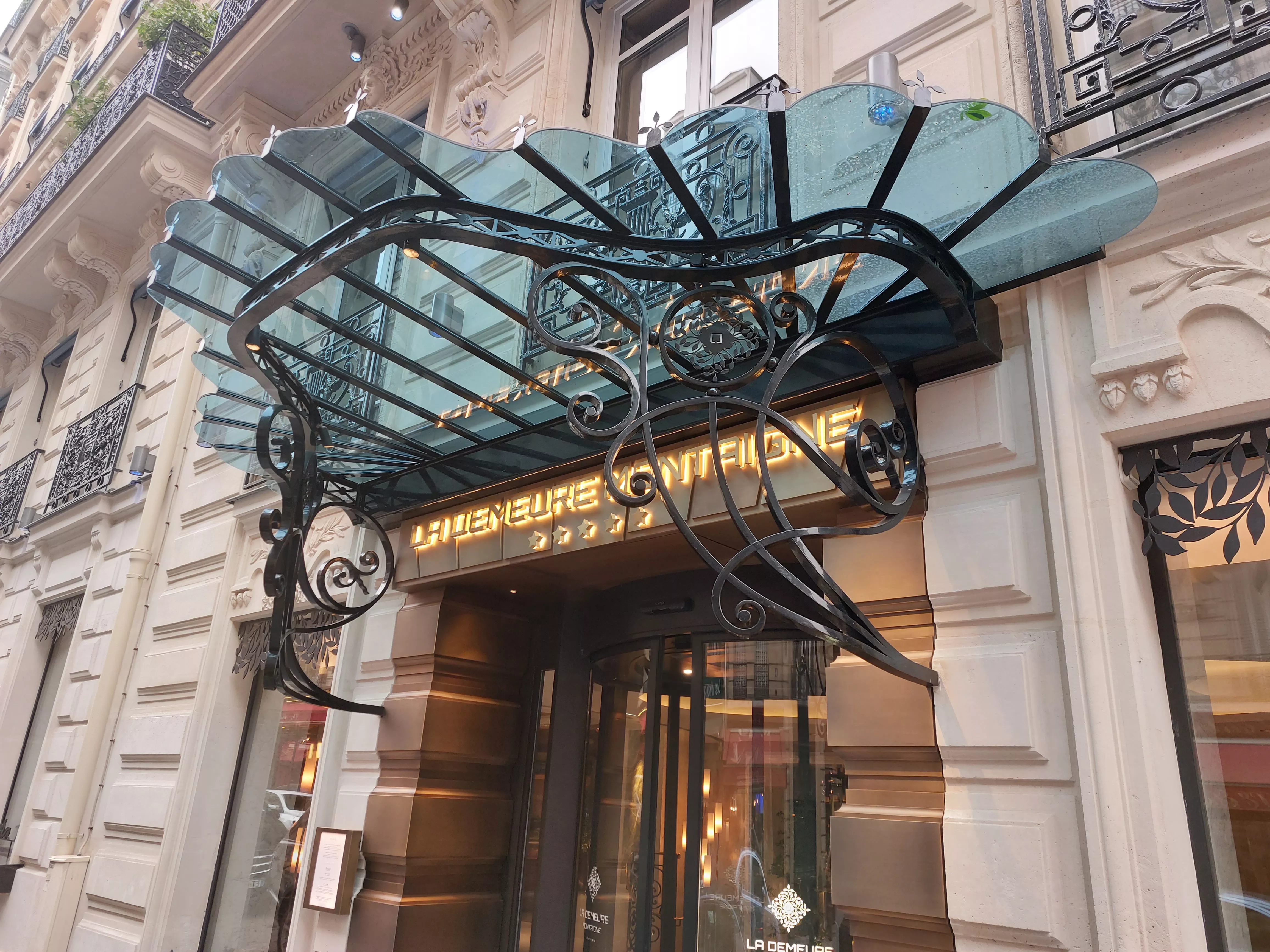 Marquise Hôtel Roosevelt PARIS 