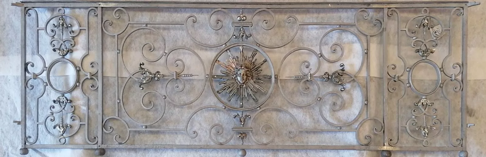 Restauration des garde-corps Roi Soleil au 16 et 18 Place vendôme PARIS 