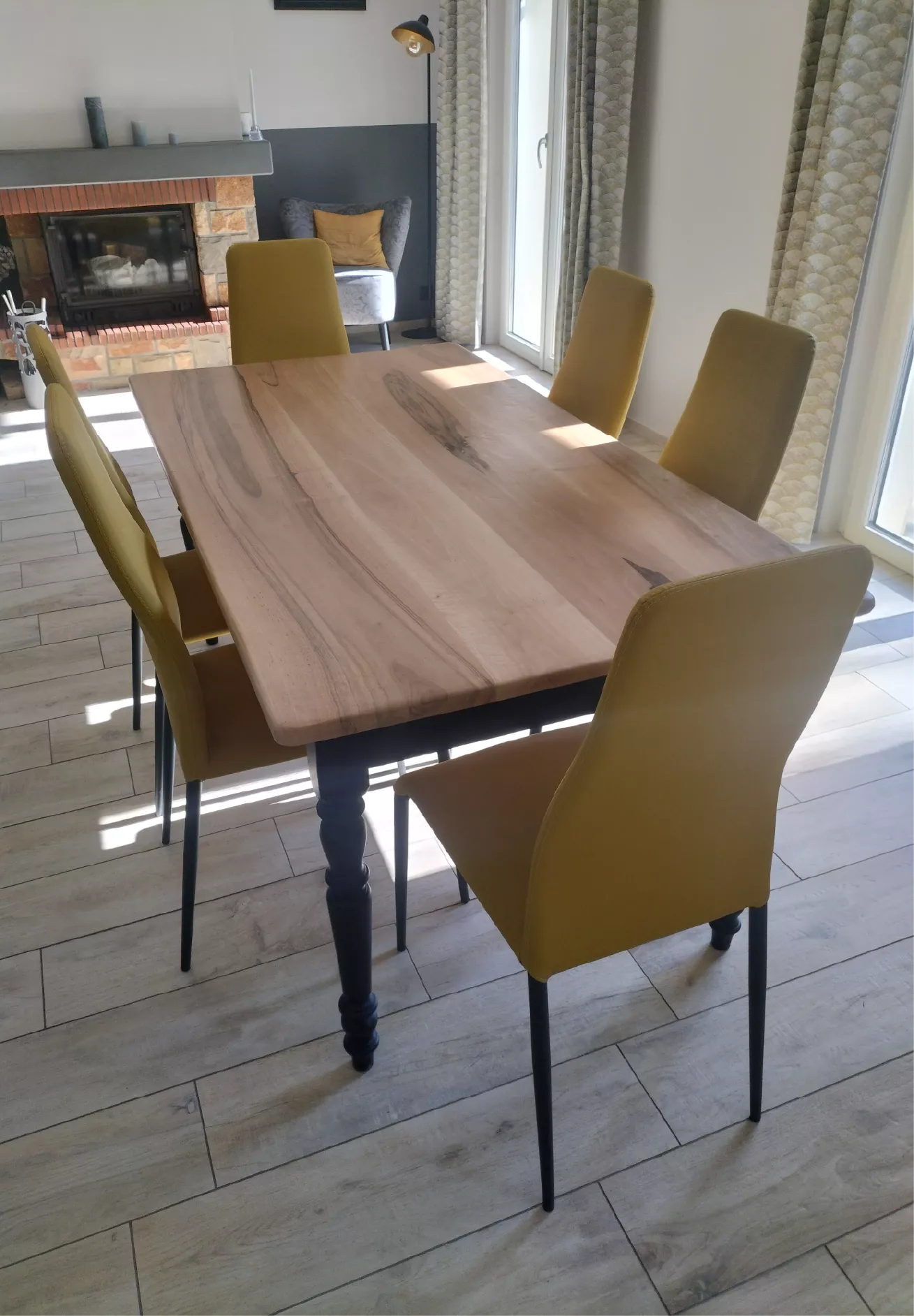 Ensemble table plus chaises rastaurés