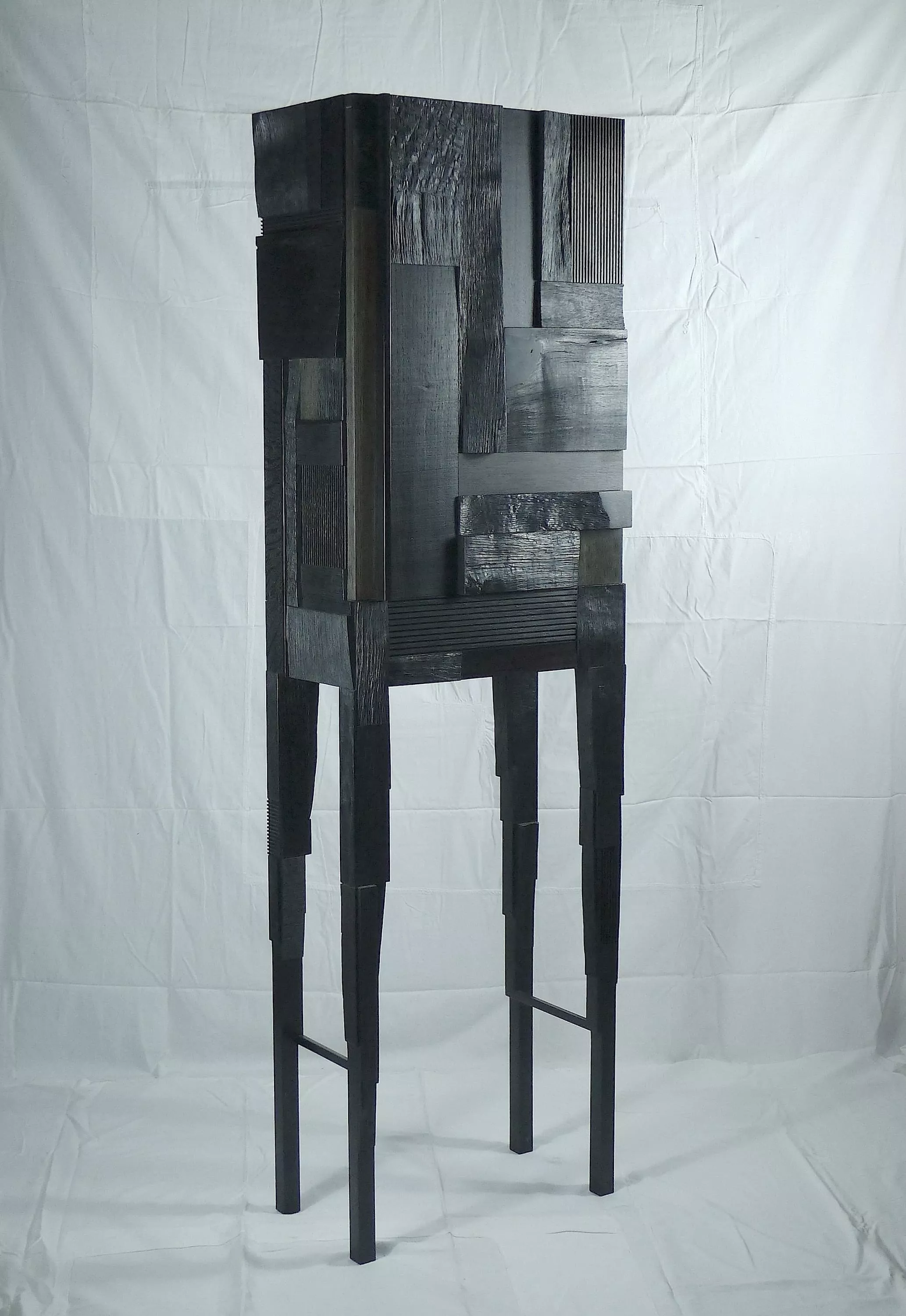 Cabinet sur piètement