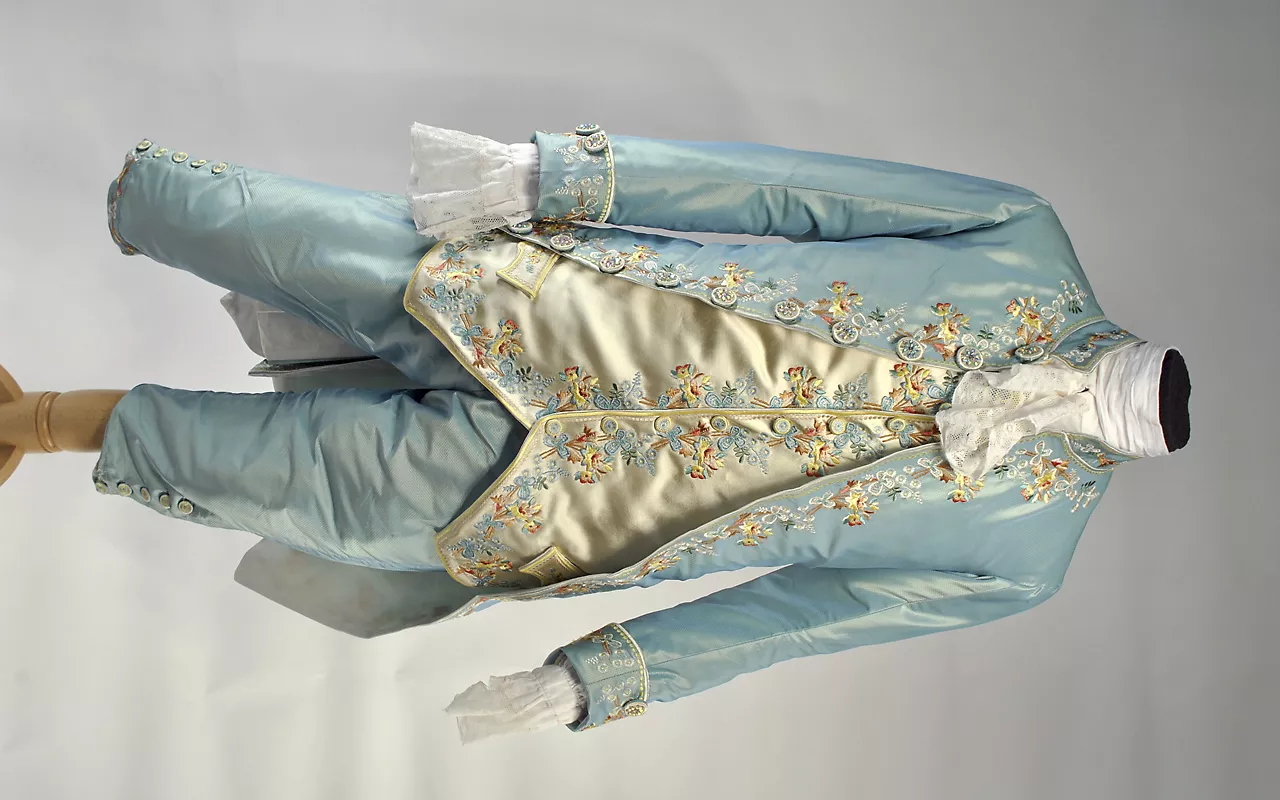 Costume de cour 18e s.
