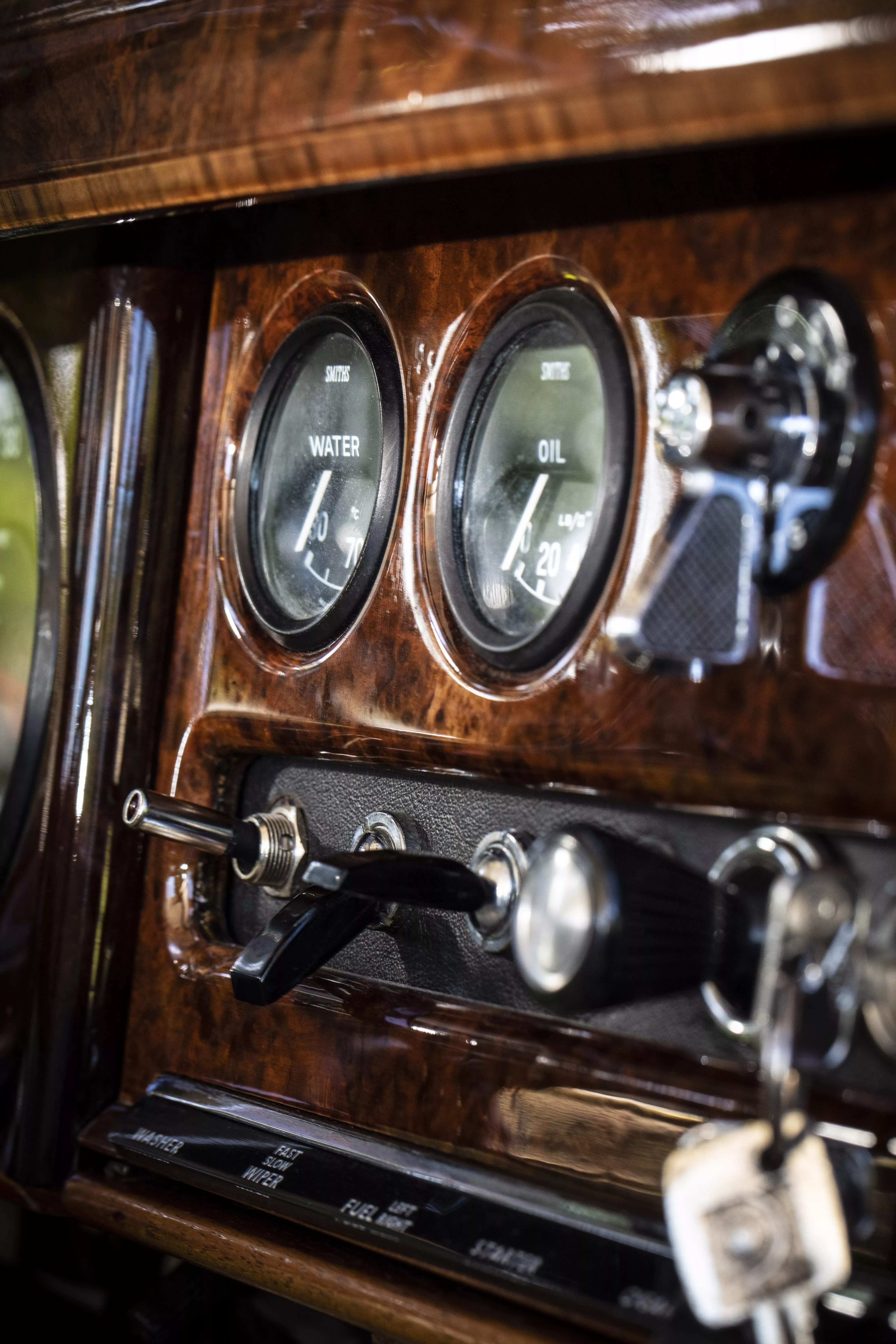 restauration boiseries Jaguar par Julien Lachaud ébéniste