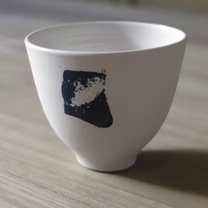 Travail de la porcelaine à l'atelier de Montpellier. Julia Simonot