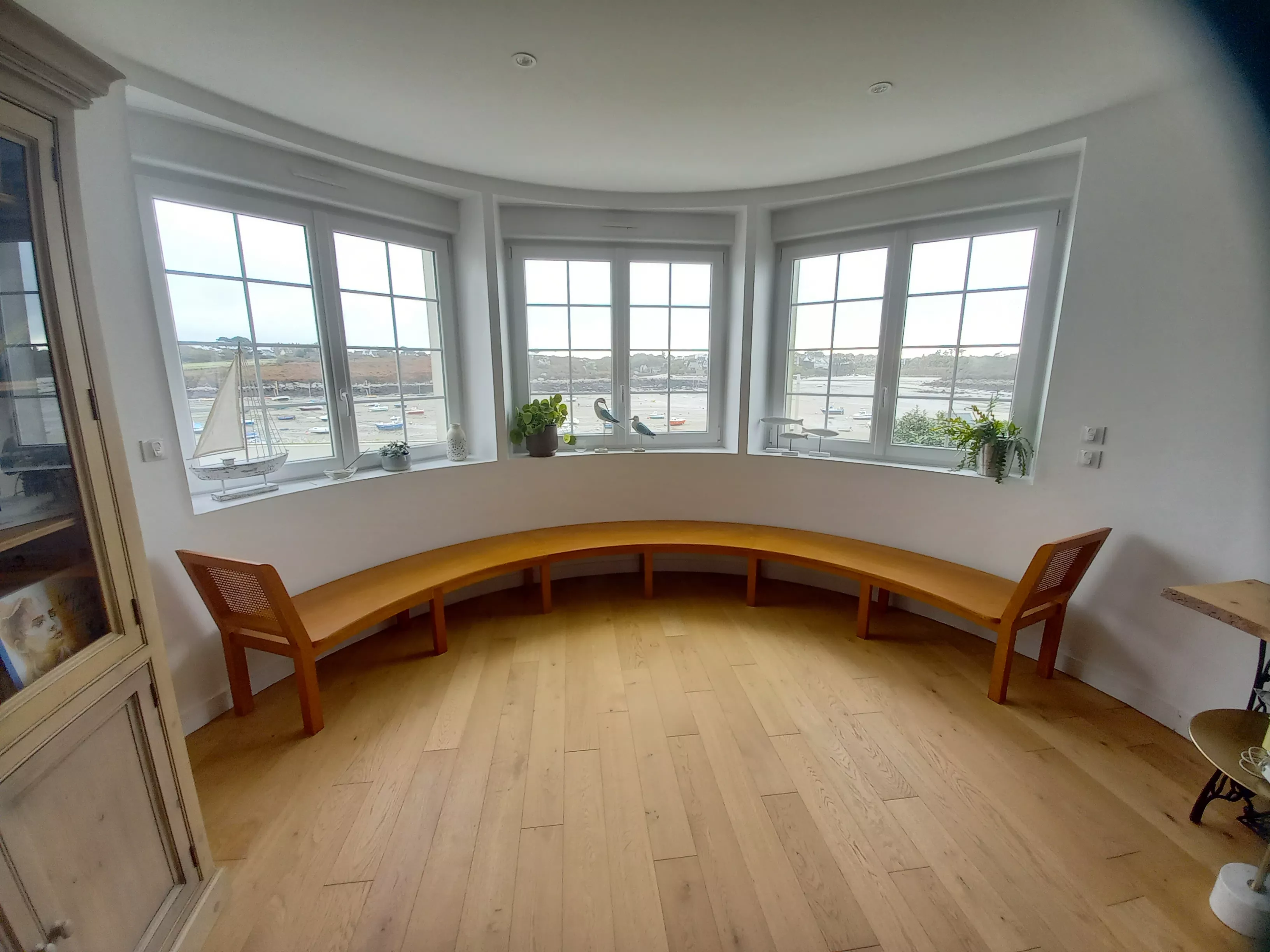 banc courbe en hêtre massif, dossier canné