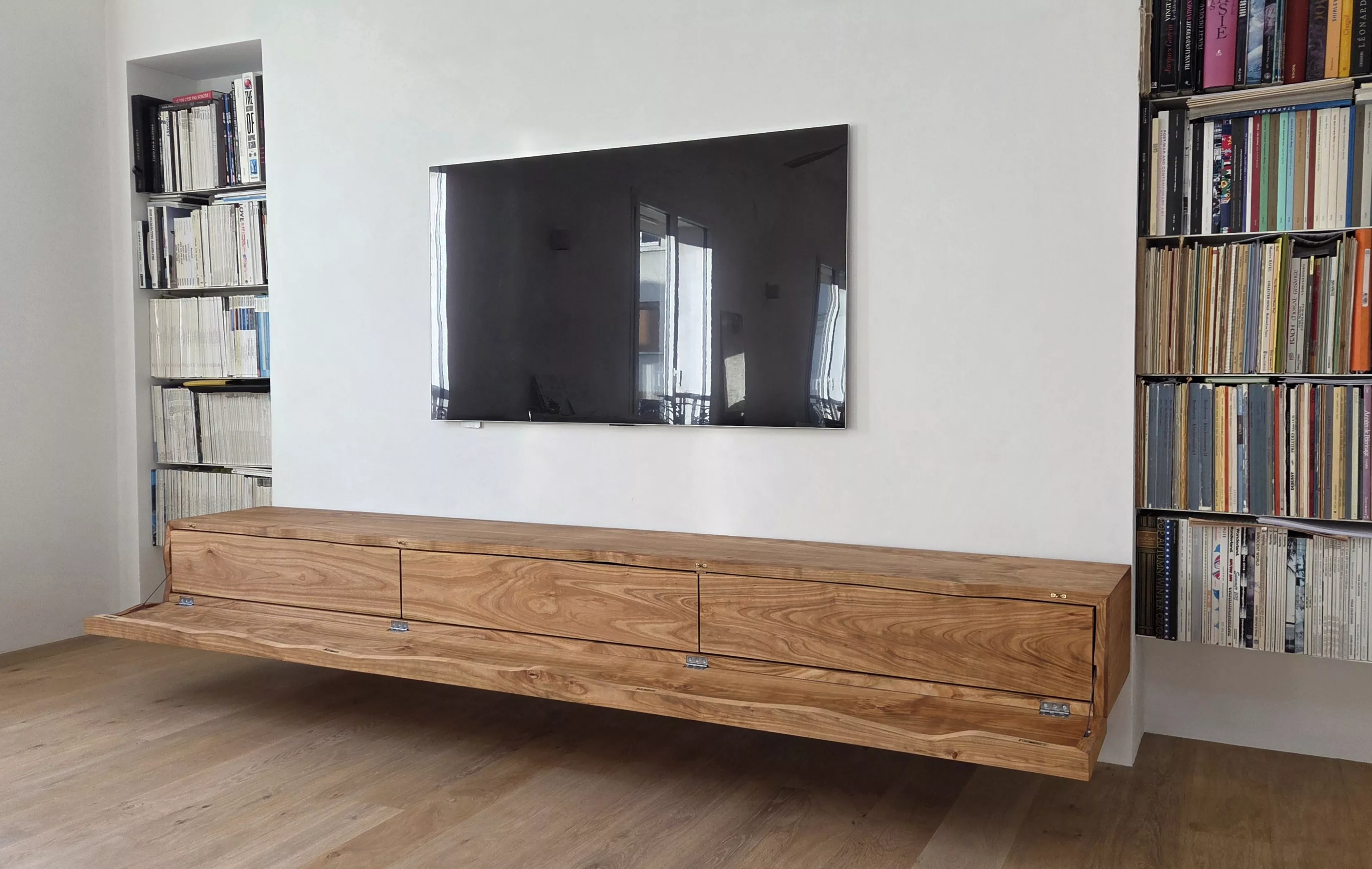 Coffre en merisier Massif