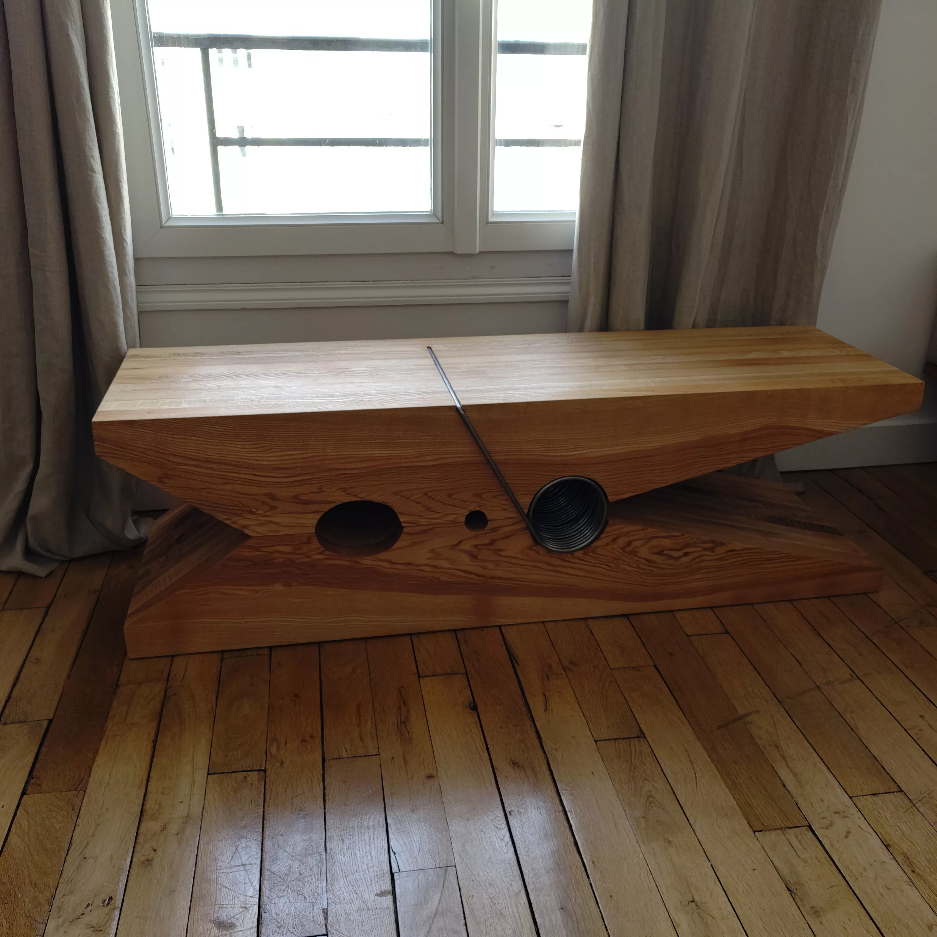 Pince à linge géante : banc ou table basse
