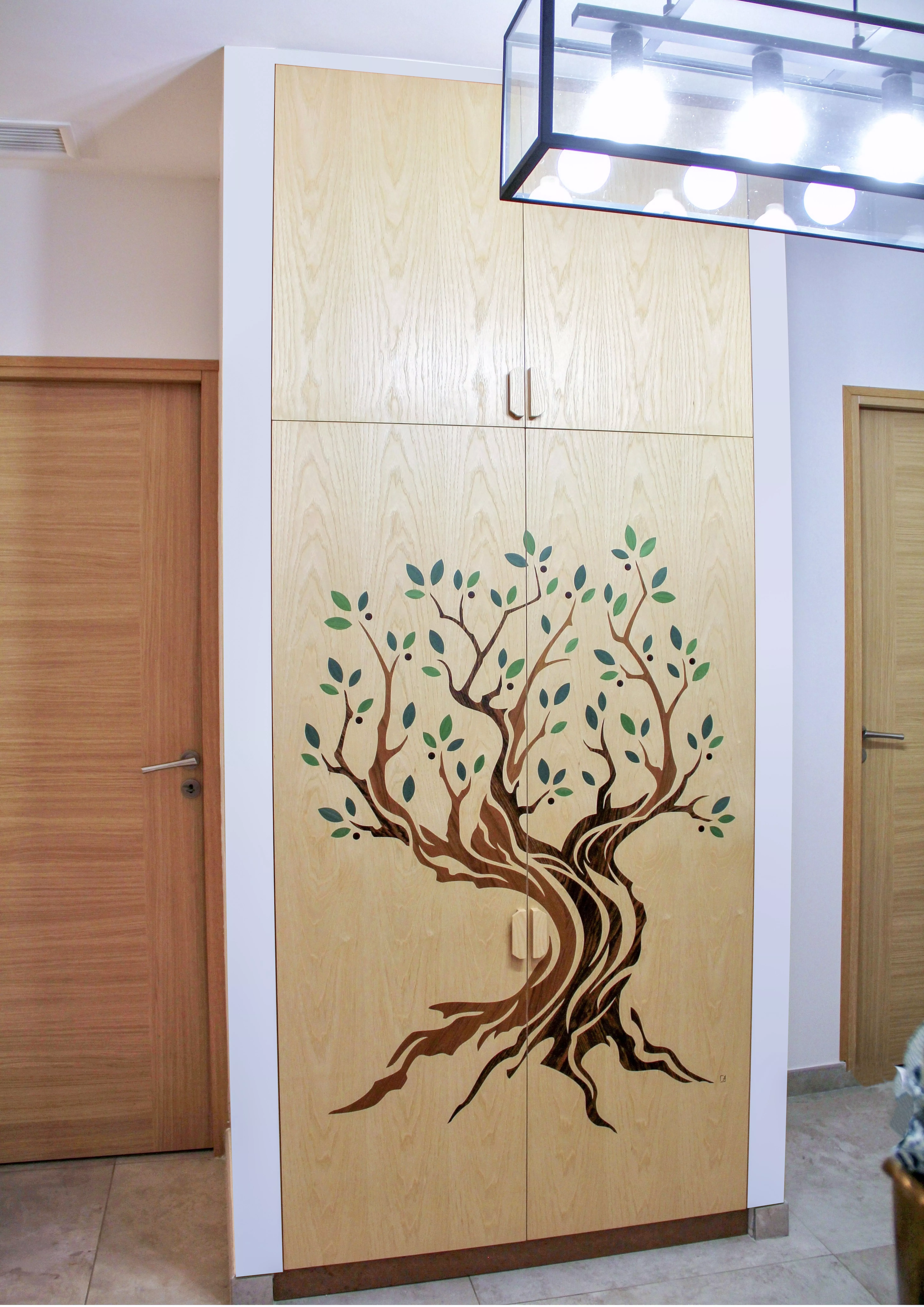 Marqueterie bois sur portes de dressing