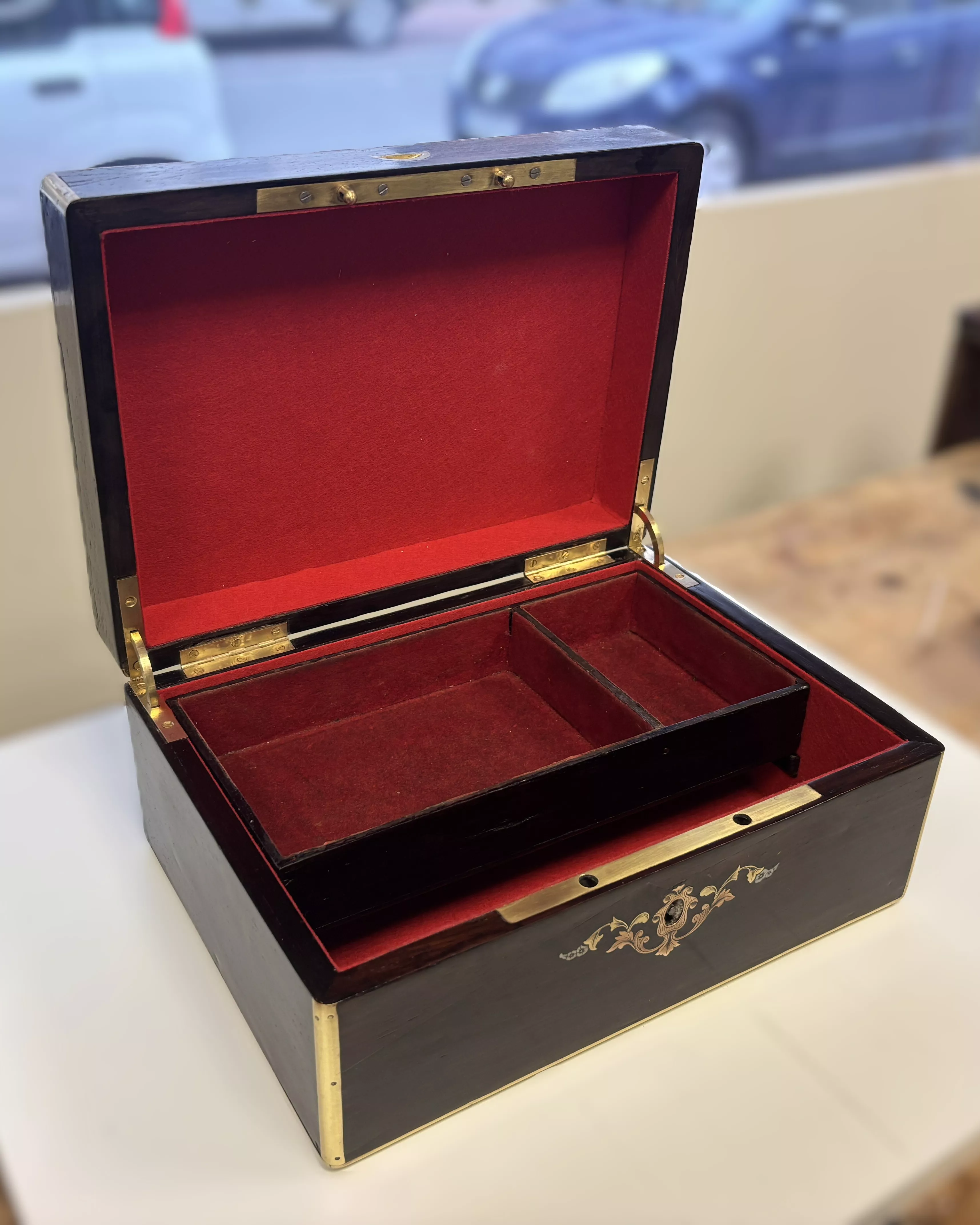 Restauration d'un bote à bijou d'époque en palissandre