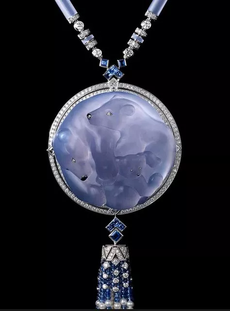 Pendentif en calcédoine de la Maison Cartier