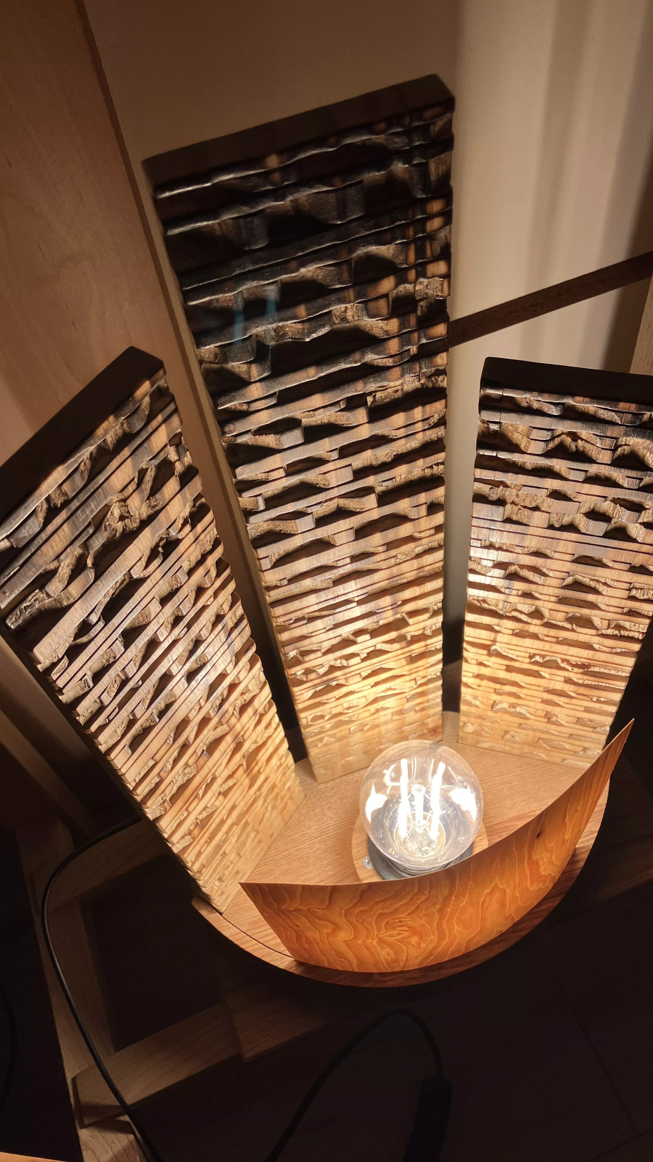 Lampe placage fracturée 