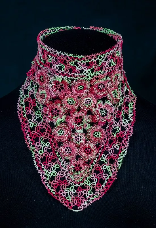 Jabot en dentelle