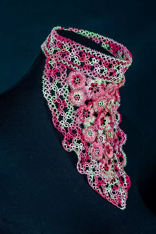 Jabot en dentelle