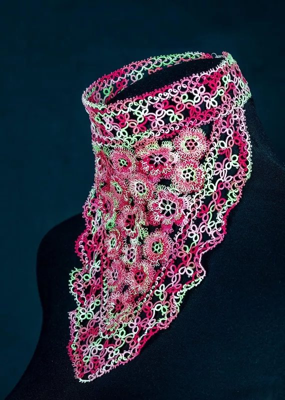 Jabot en dentelle