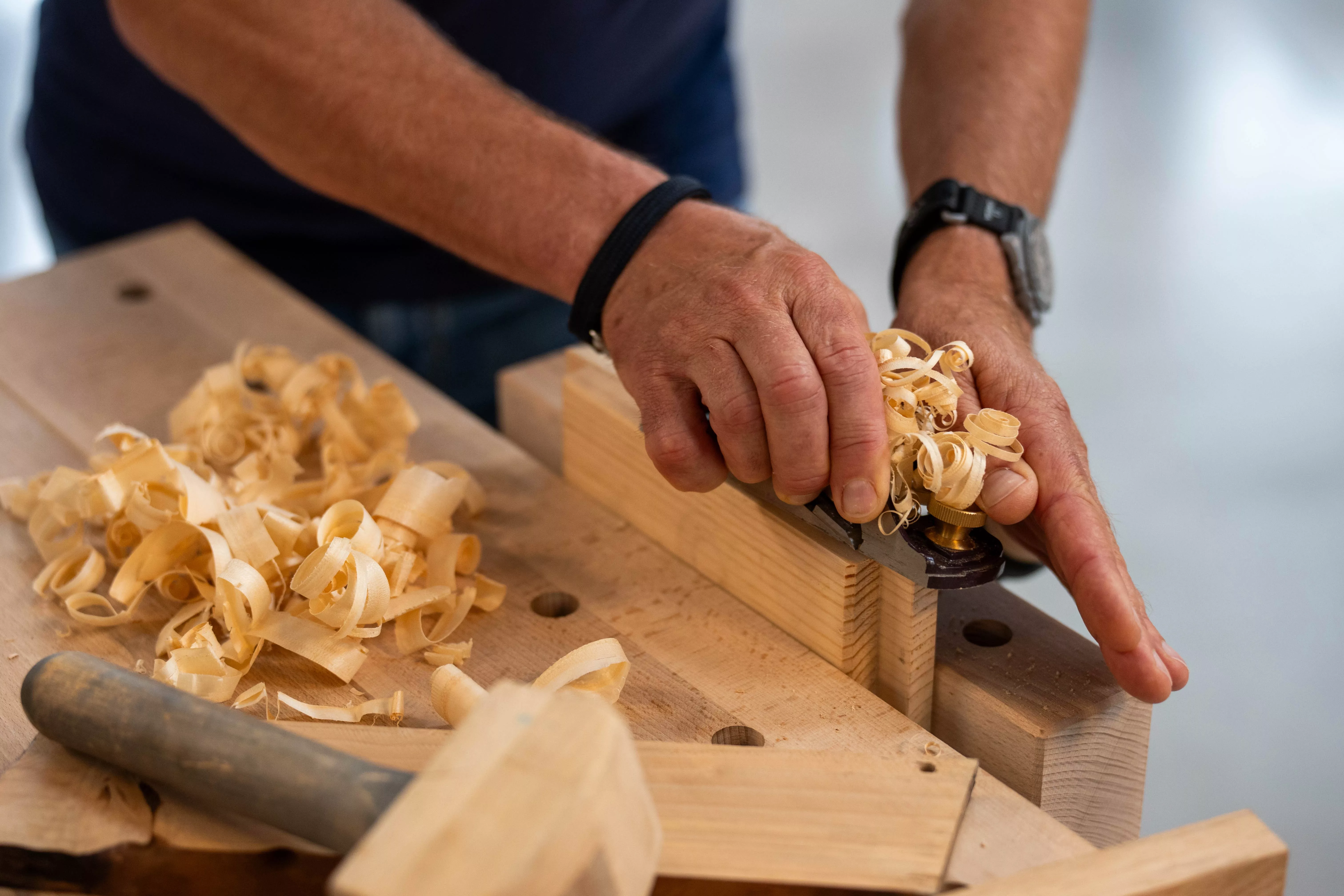 Travail aux outils à main