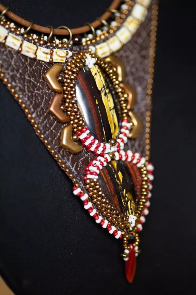 Broderie de perles à l'aiguille