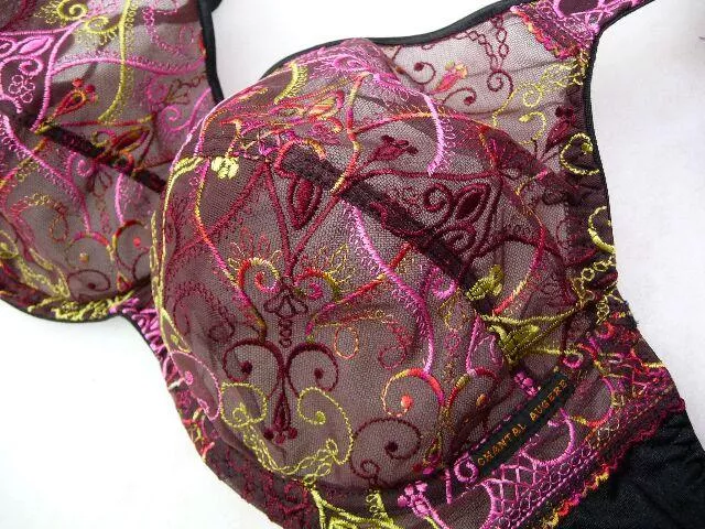BRODERIE MULTICOLORE