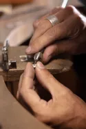 Atelier HASHKA-FUSION-Artisans bijoutiers- Bijoux en argent forgés à la main pour hommes et femmes.