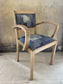 Fauteuil bridge dont le tissu est constitué de chutes dans un camaïeu de bleus