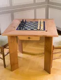 Table de jeux en poirier et marqueterie de paille. Echec, cartes et backgammon