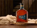 still life d'une bouteille de rhum pour une publicité
