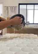 Toute nos bougies sont coulées à la casserole dans le strict respect des tempérages.