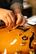 Atelier Cyrille guitartech entretien d'une guitare