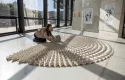 Oeuvre scénographique en feutre acoustique, réalisée par Sarah Saint-Pol
